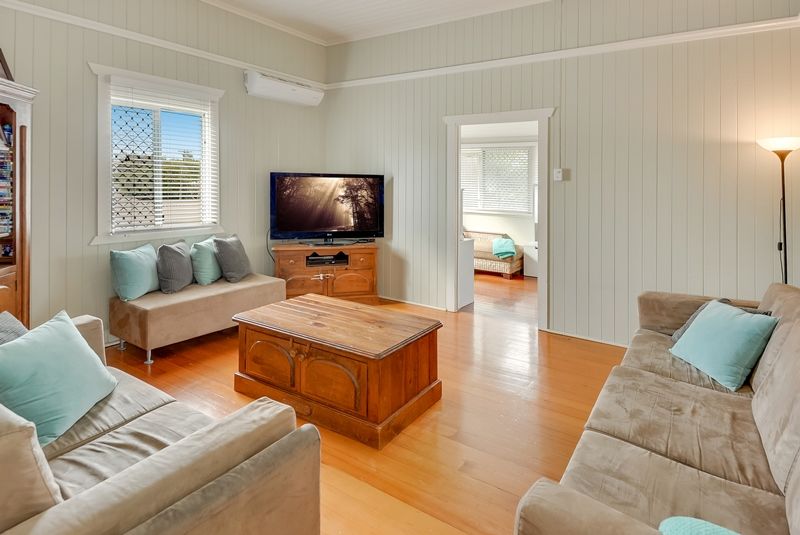 10 Coronation Avenue, Golden Beach, QLD 4551