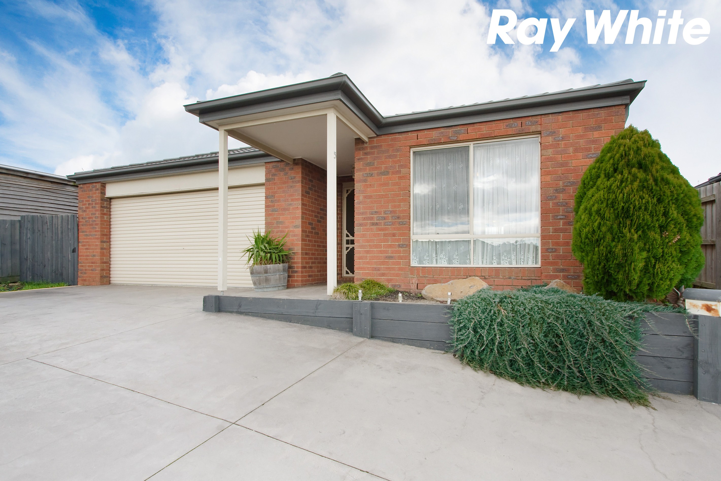 5 Sweet Gum Court, Pakenham, VIC 3810