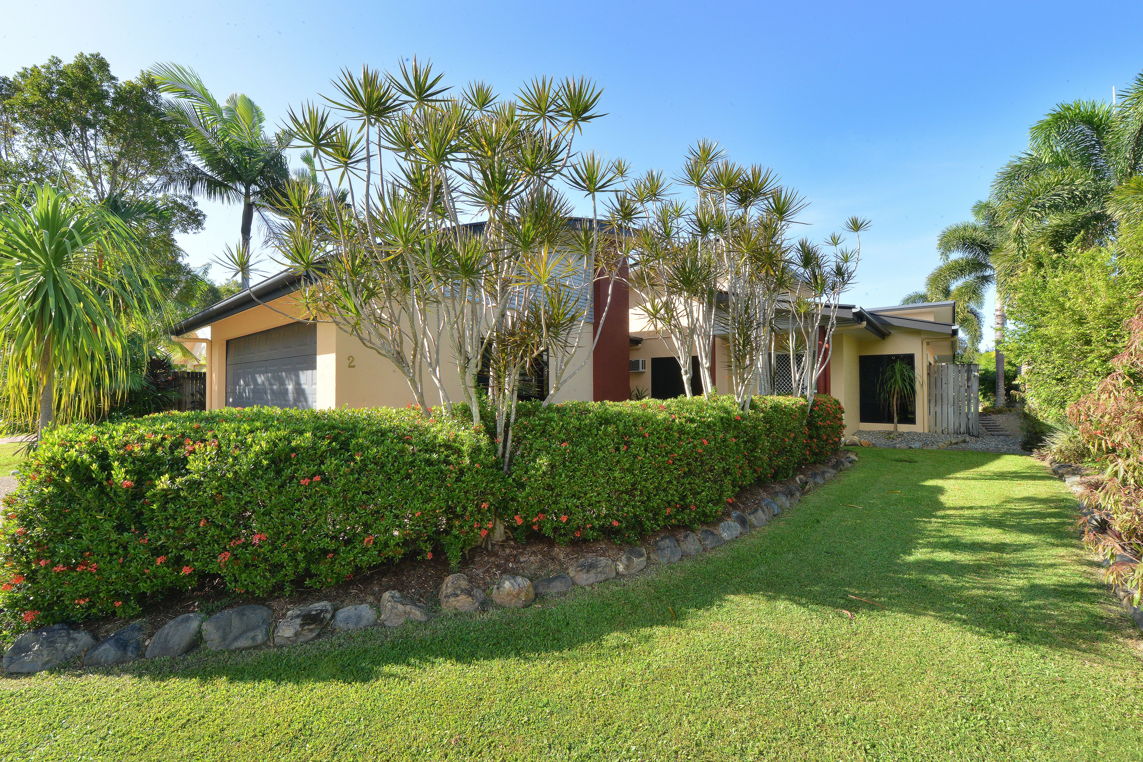 2 Bingil Close, Kewarra Beach, QLD 4879