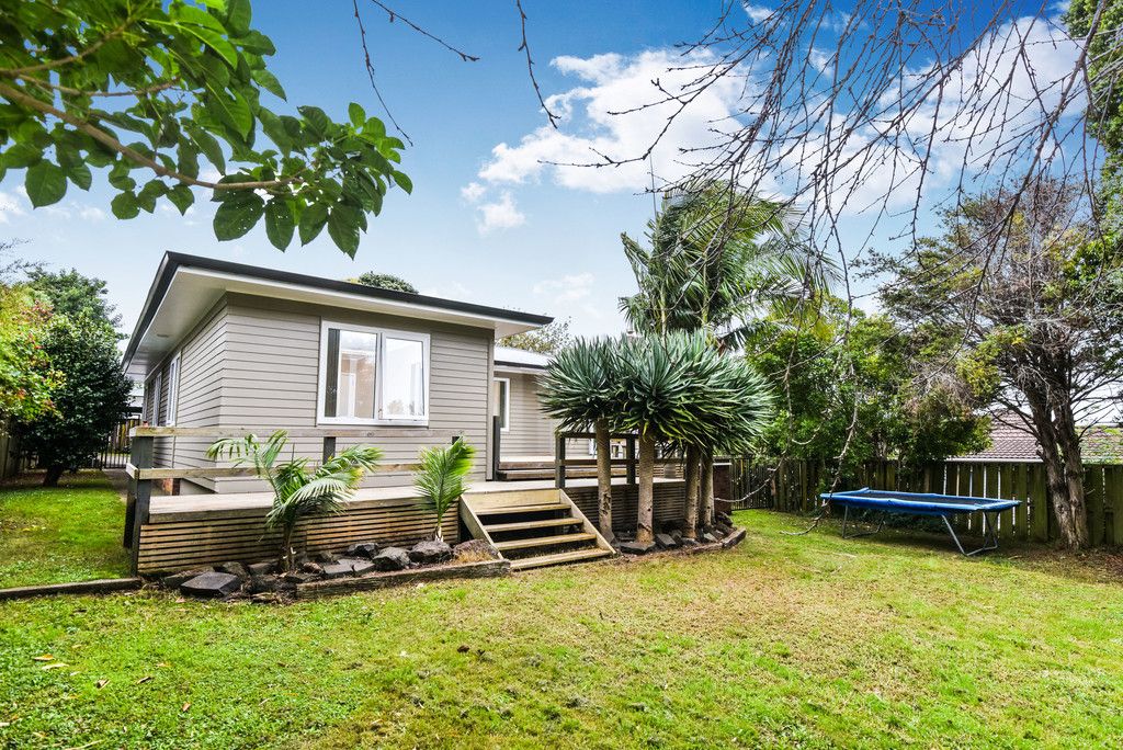 77 Andrew Road, Howick, Manukau City