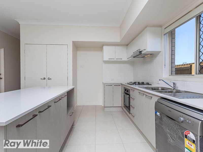 40 Mapleton Street, NORTH LAKES, QLD 4509