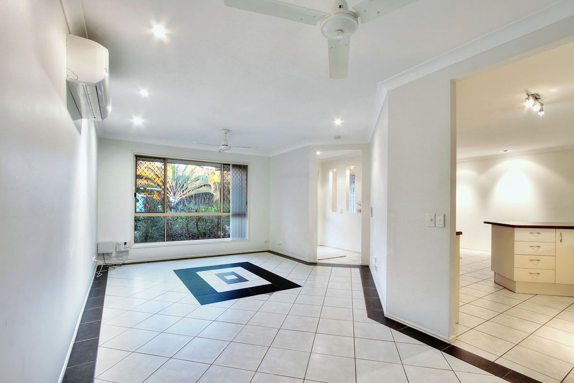 18 Lewis Place, Calamvale, QLD 4116