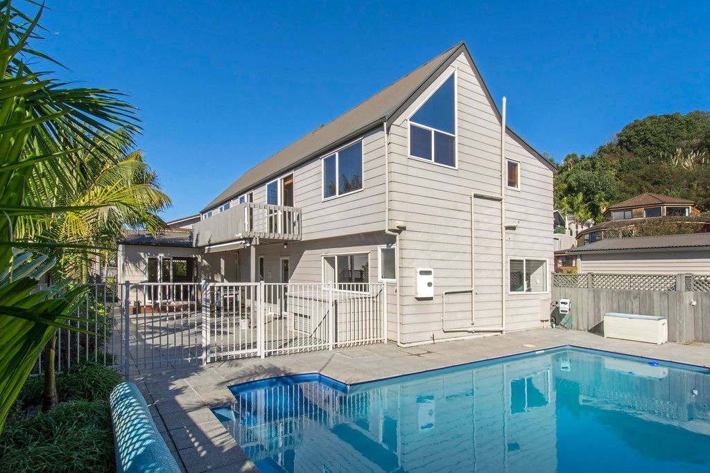 16 Rogers Avenue, Eastern Beach, Manukau City