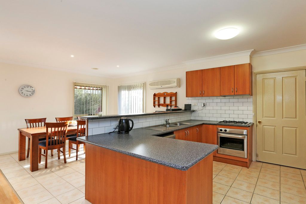 24 Pineview Court, Lara, VIC 3212