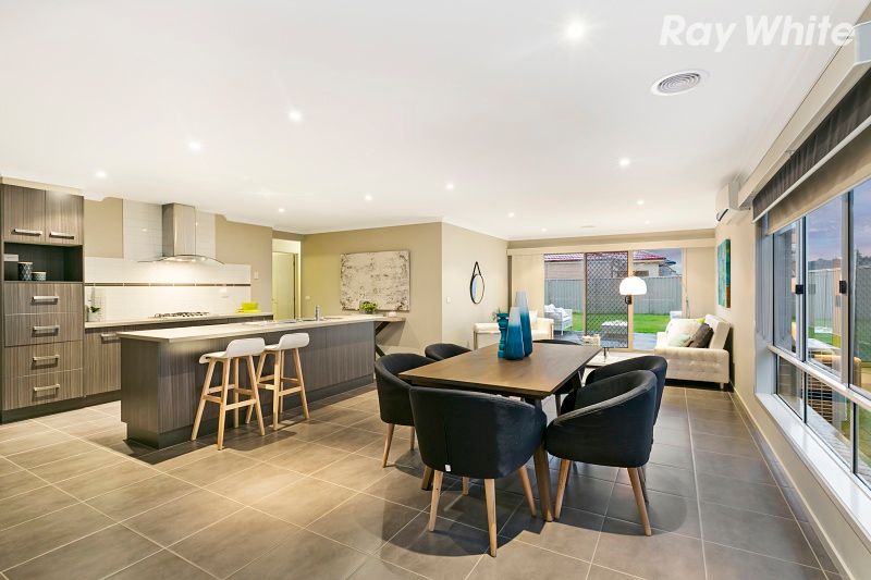 39 Villella Drive, Pakenham, VIC 3810
