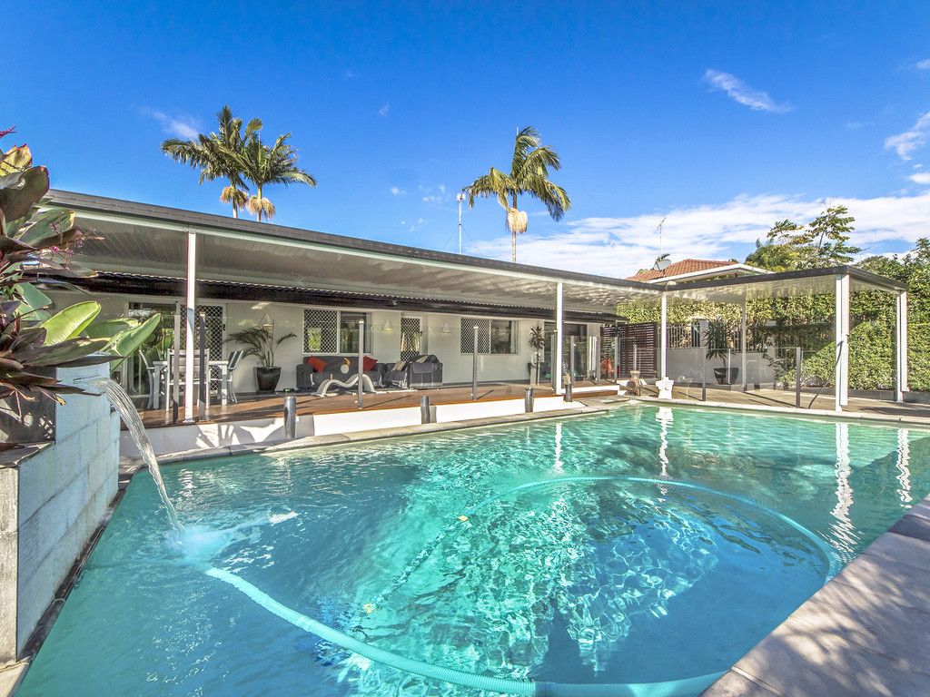 4 Grevillia Avenue, Southport, QLD 4215