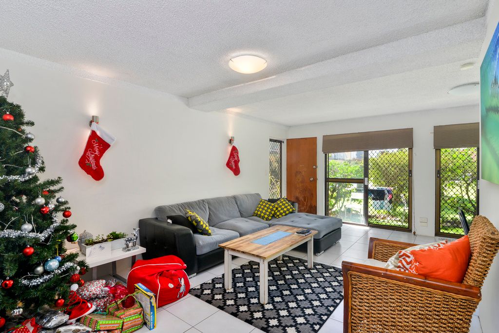 1/5 Lind Avenue, Palm Beach, QLD 4221