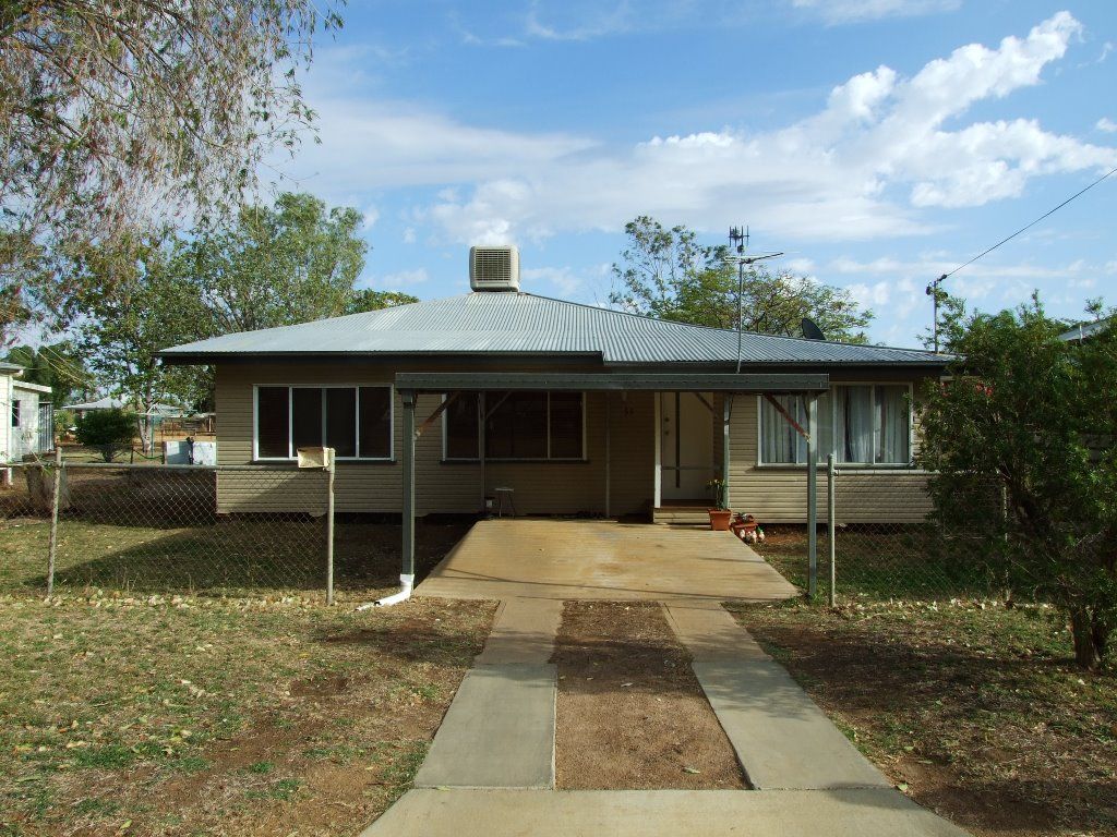 53 Crane Street, LONGREACH QLD 4730