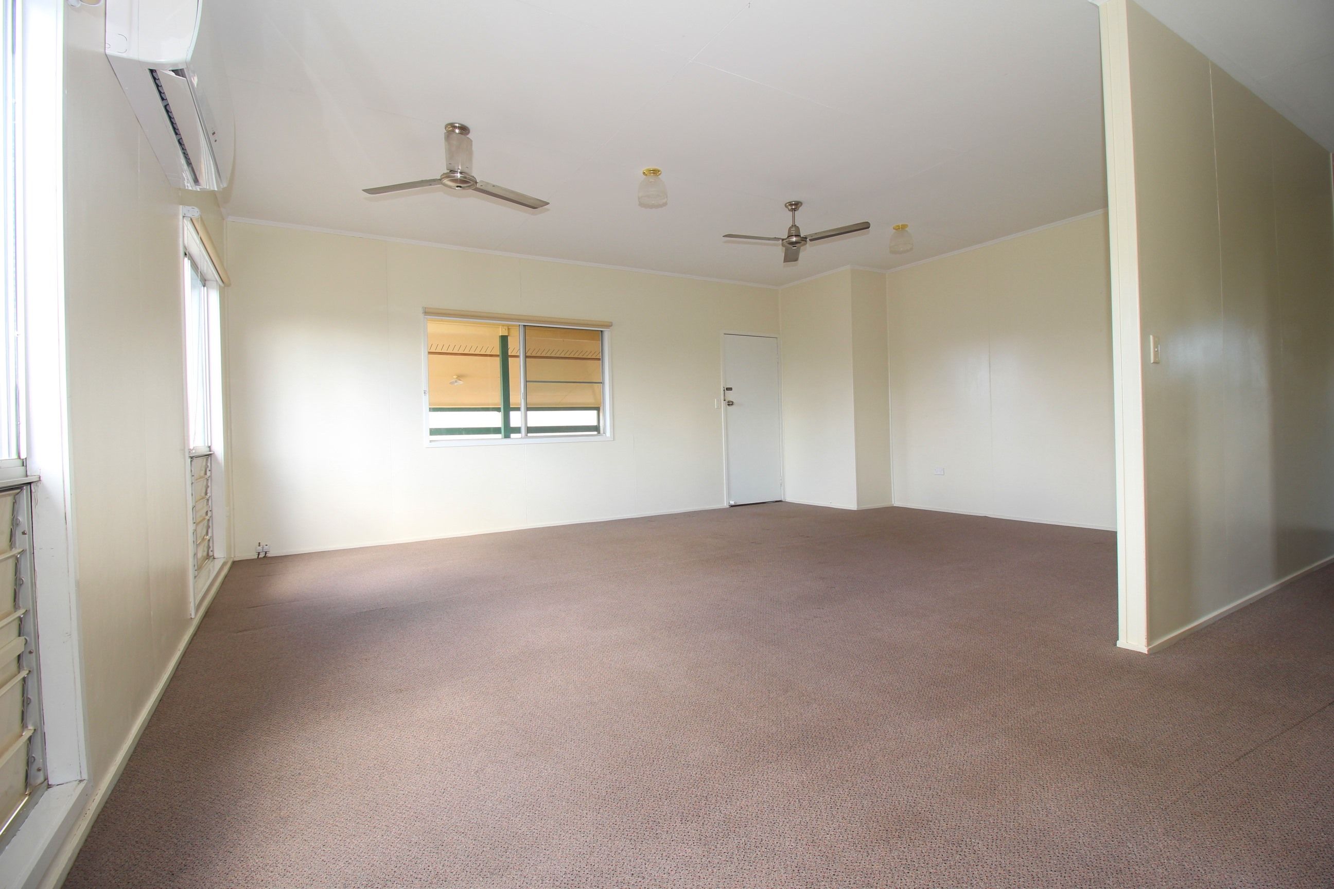 16 Huntley Street, Capella, QLD 4723