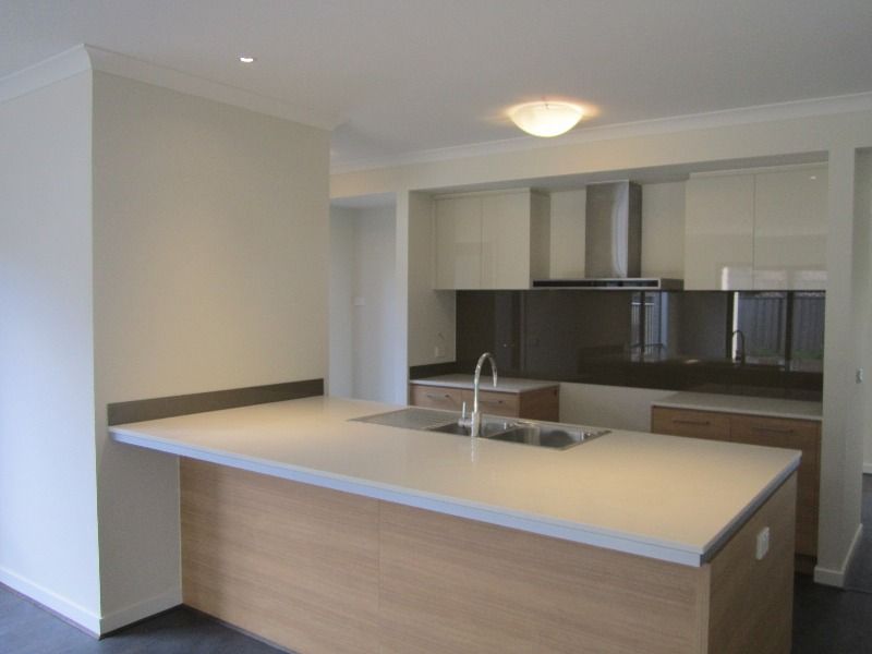 17a Forest Drive, Clyde North, VIC 3978