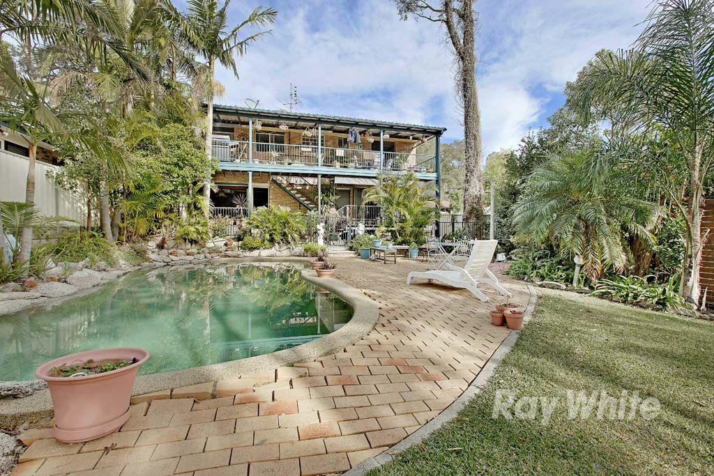 19 Hampton Street, Carey Bay, NSW 2283