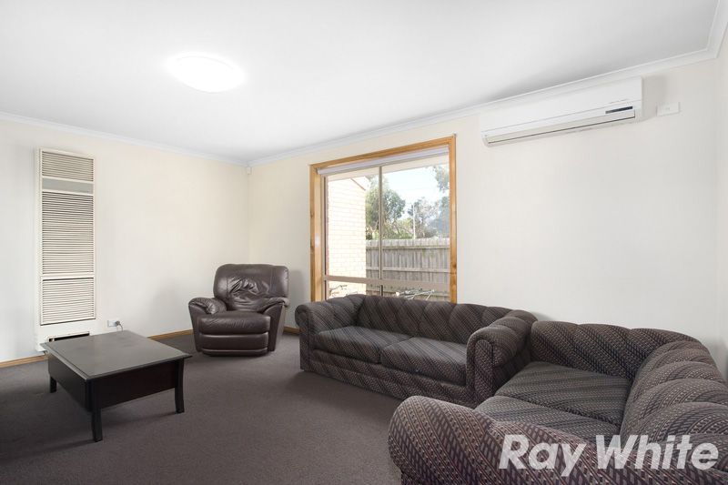 8 Lauren Square, Pakenham, VIC 3810