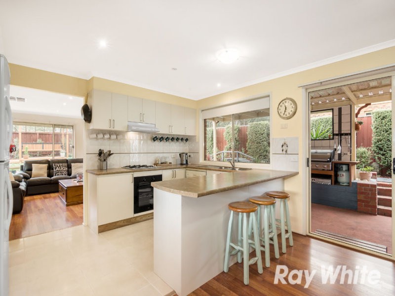27 Featherpark Terrace, South Morang, VIC 3752