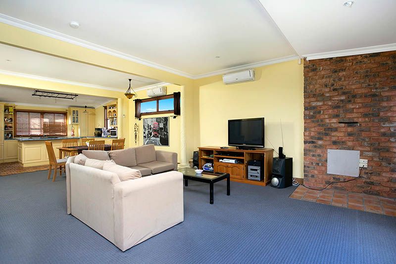 24 Fern Street, Windang, NSW 2528