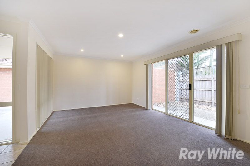 2/11 Ross Street, Ferntree Gully, VIC 3156