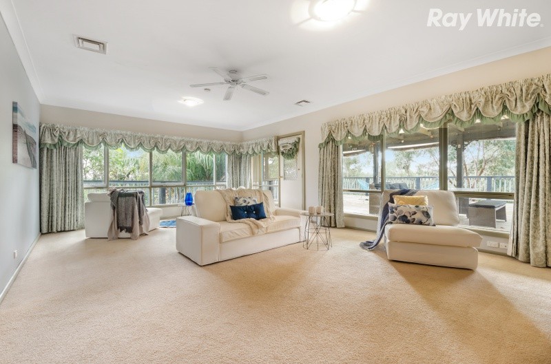 18 Finmere Crescent, Upper Ferntree Gully, VIC 3156