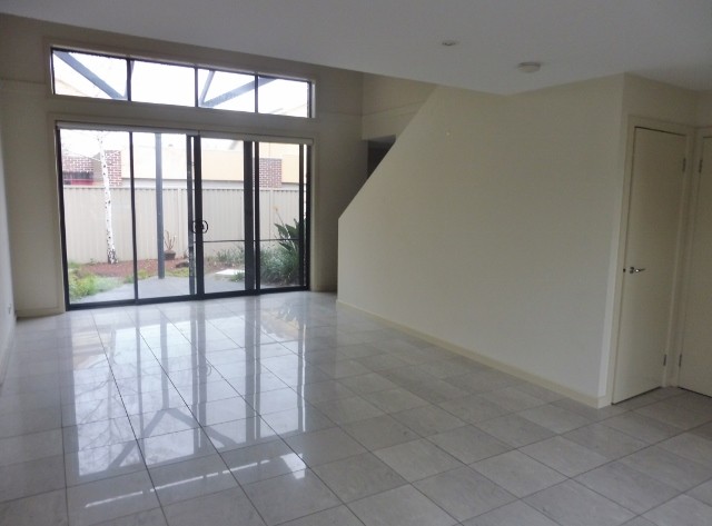 2 Sunline Terrace, Pakenham, VIC 3810