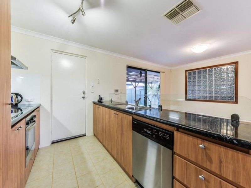 2 Loquat Way, Forrestfield, WA 6058