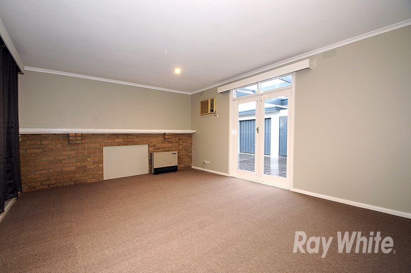 2 Connal Drive, Frankston, VIC 3199