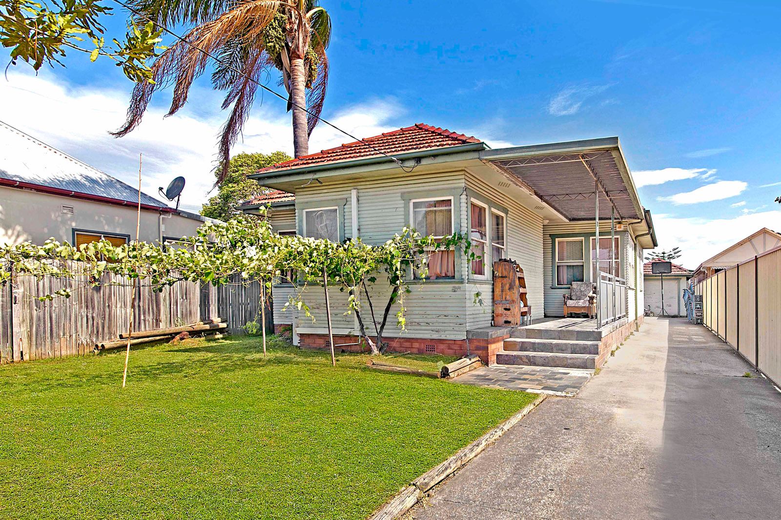 2 Phillips Street