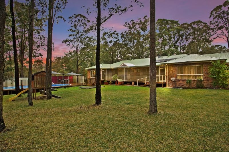 4 Durham Grove, Wallalong, NSW 2320