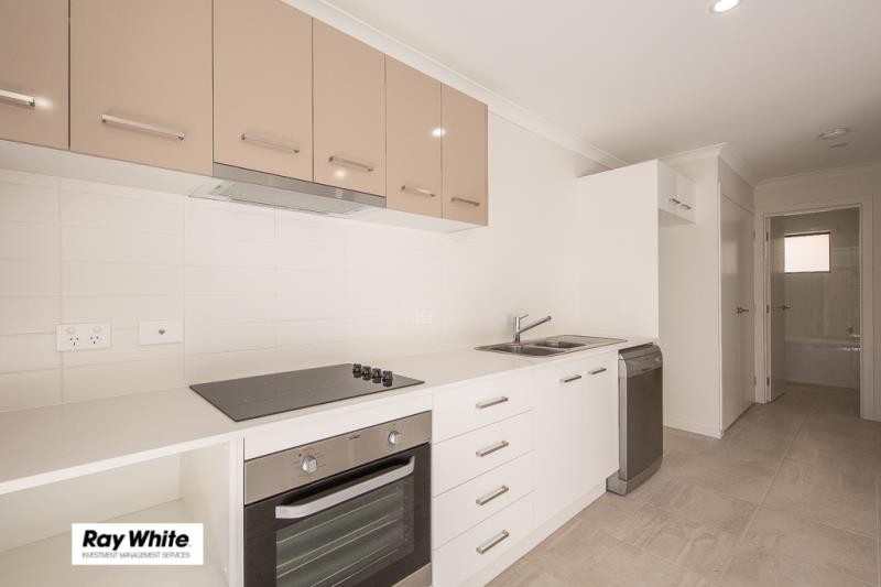 16 Scenic Road, Redbank Plains, QLD 4301