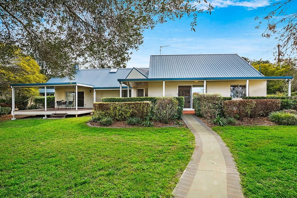 'Belle Vue' 16-20 Riethmuller Road, Glenvale, QLD 4350