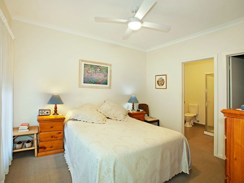 2/32 Blackheath Mews, Waurn Ponds, VIC 3216