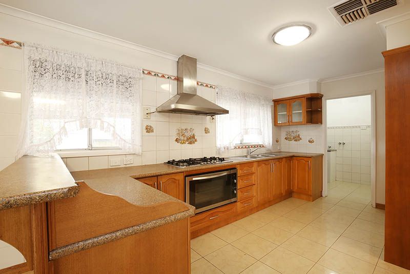 8 Uren Court, Thomastown, VIC 3074