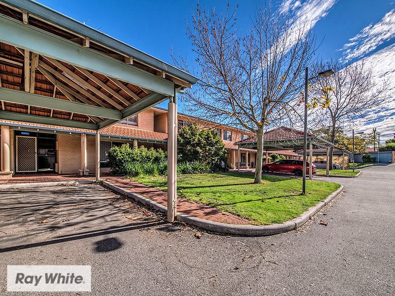 4B Casserley Avenue, Girrawheen, WA 6064
