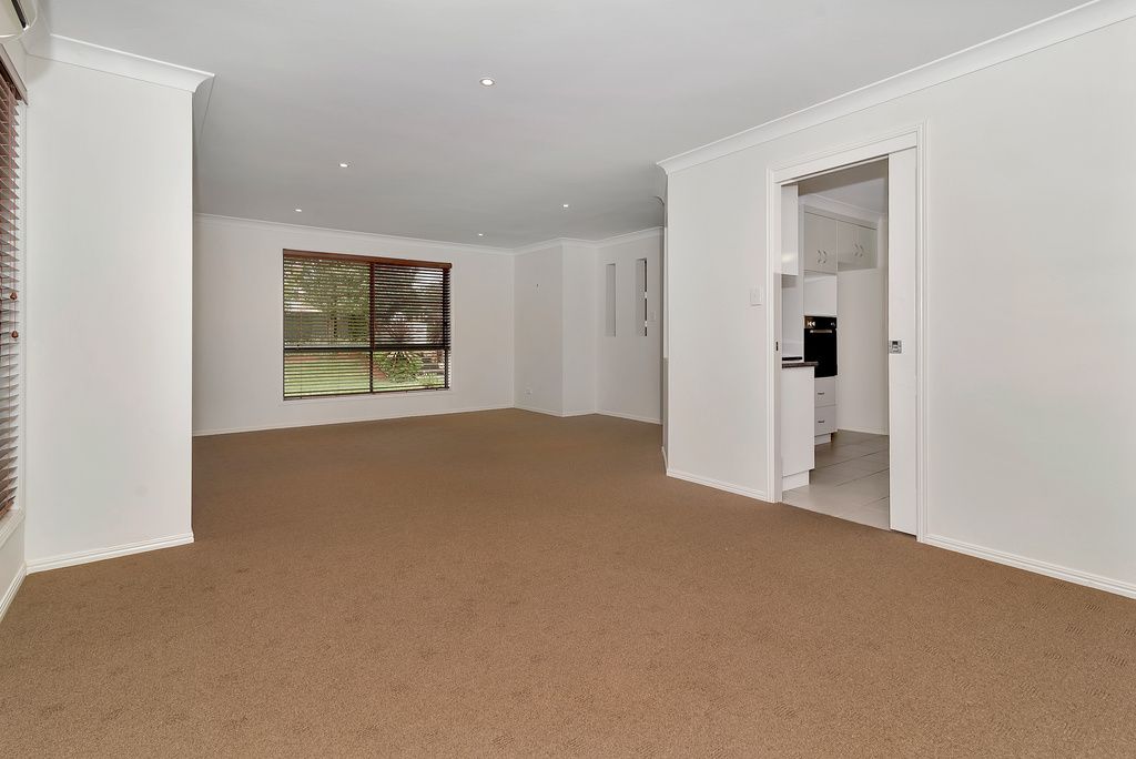 35 Bouganvillea Drive, Middle Ridge, QLD 4350