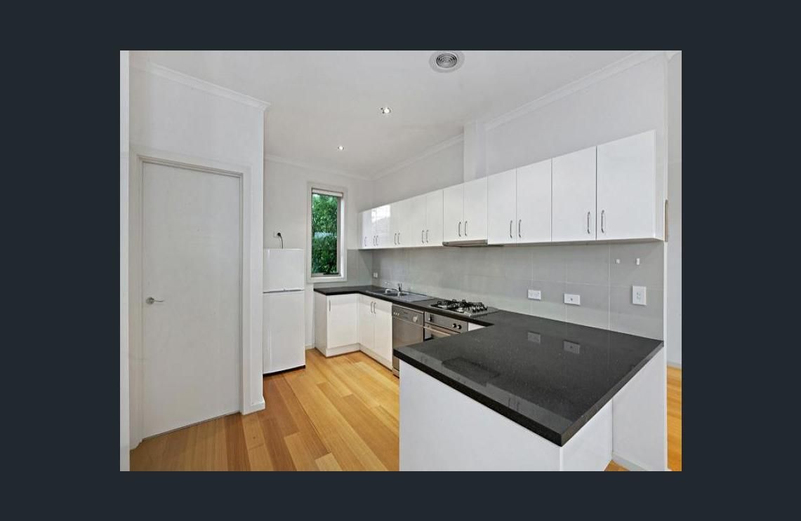 2/7 Newbigin Street, Burwood, VIC 3125
