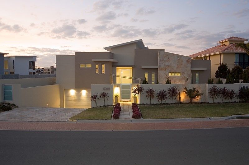 45 Royal Albert Crescent, Sovereign Islands QLD 4216