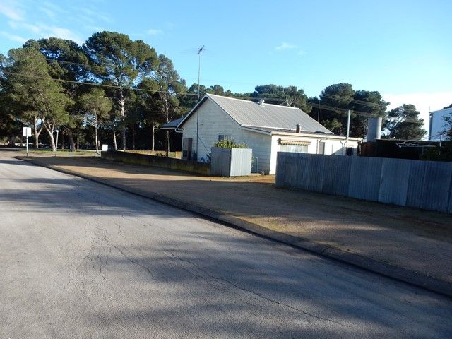 19 Centenary Avenue, Maitland, SA 5573