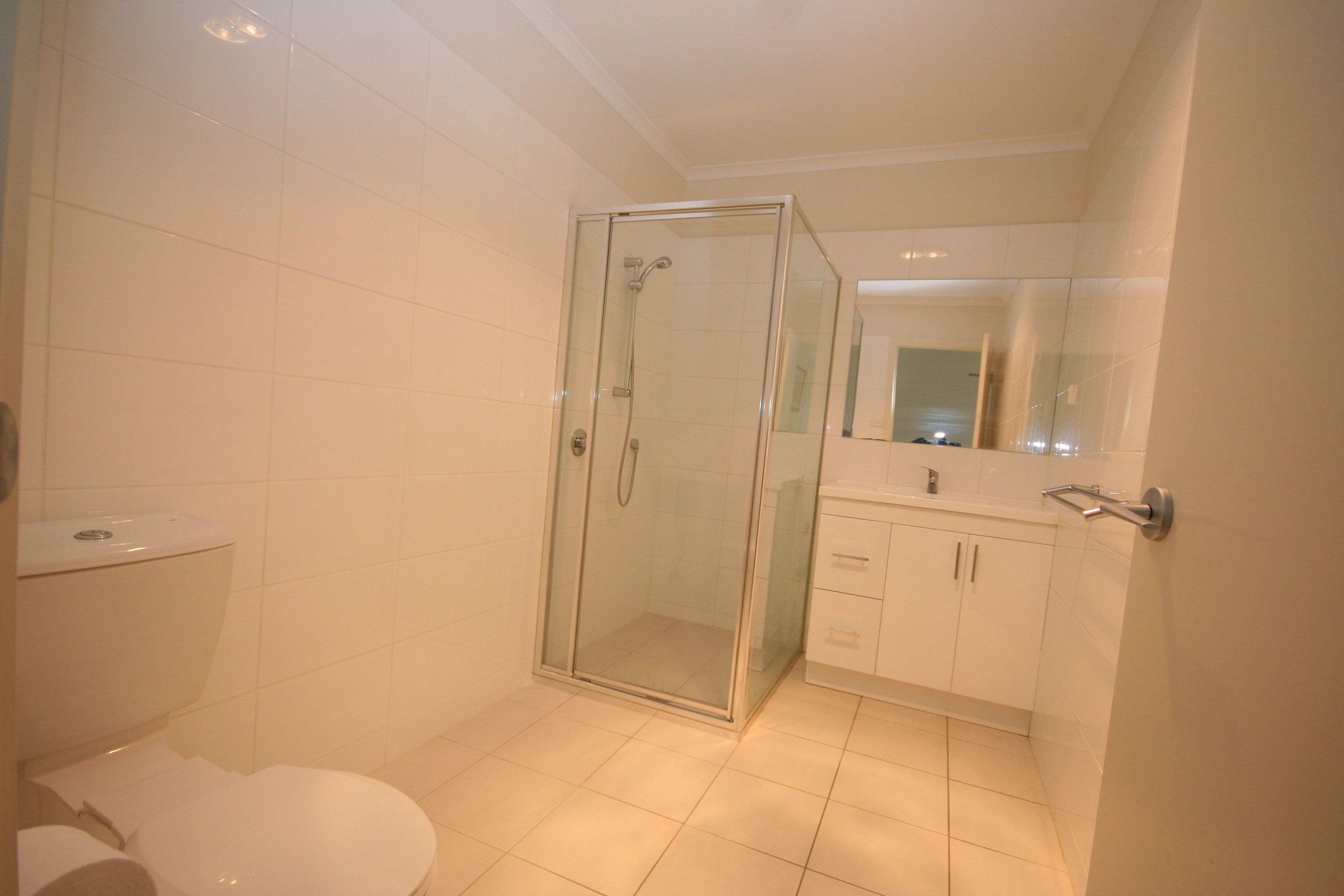 2/88 Henderson Road, Queanbeyan, NSW 2620