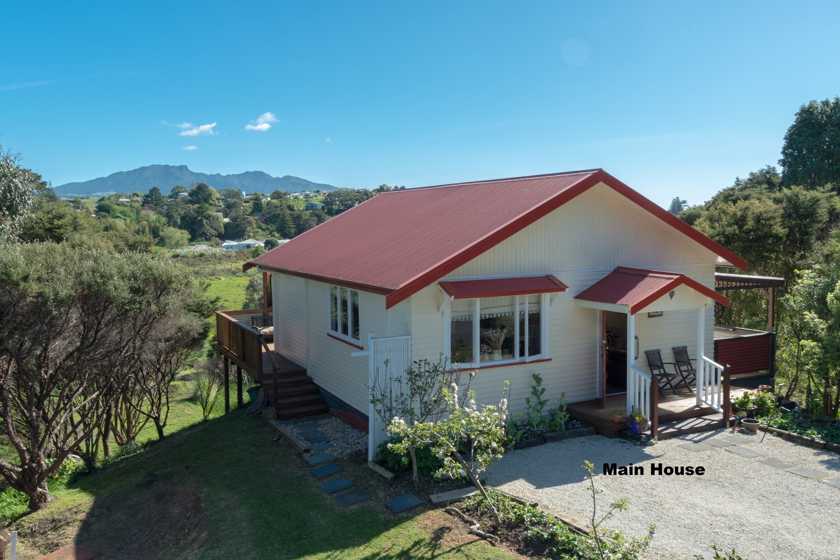 25 Government Road, Raglan, Waikato District