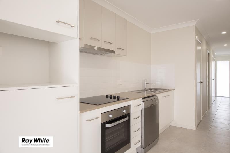92 Lamington Drive, Redbank Plains, QLD 4301