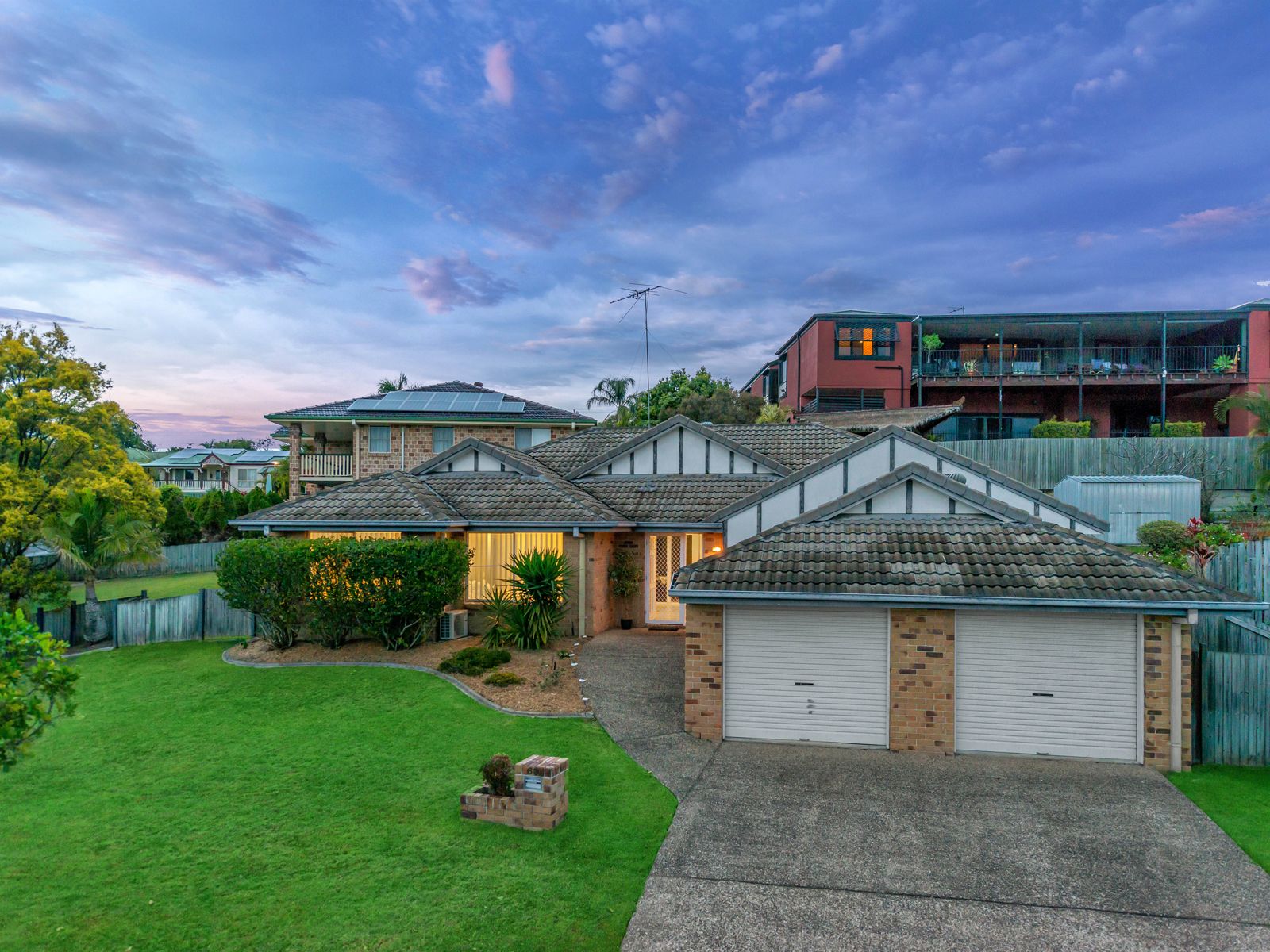 63 Hillenvale Avenue, Arana Hills, QLD 4054