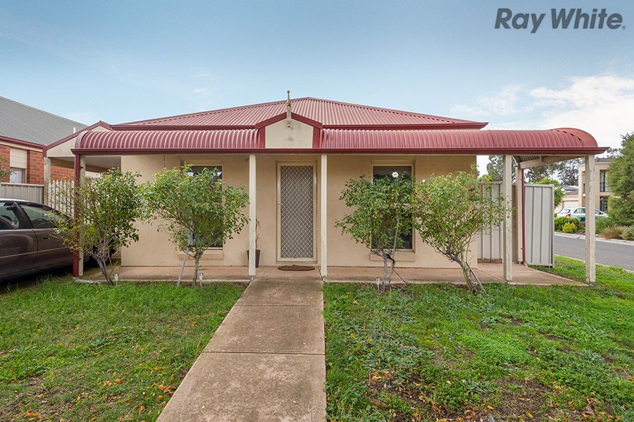 46 Hepburn Way, Caroline Springs VIC 3023