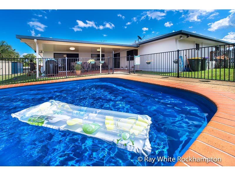 8 Nagle Drive, Norman Gardens, QLD 4701