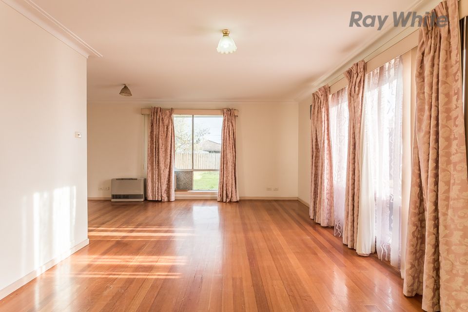 13 Clover Street, St Albans, VIC 3021