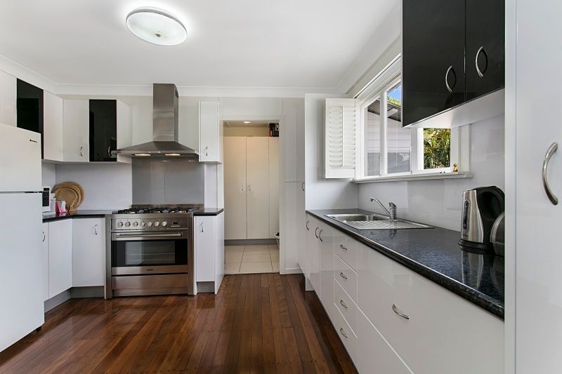 19 Allamanda Street, Fairfield, QLD 4103