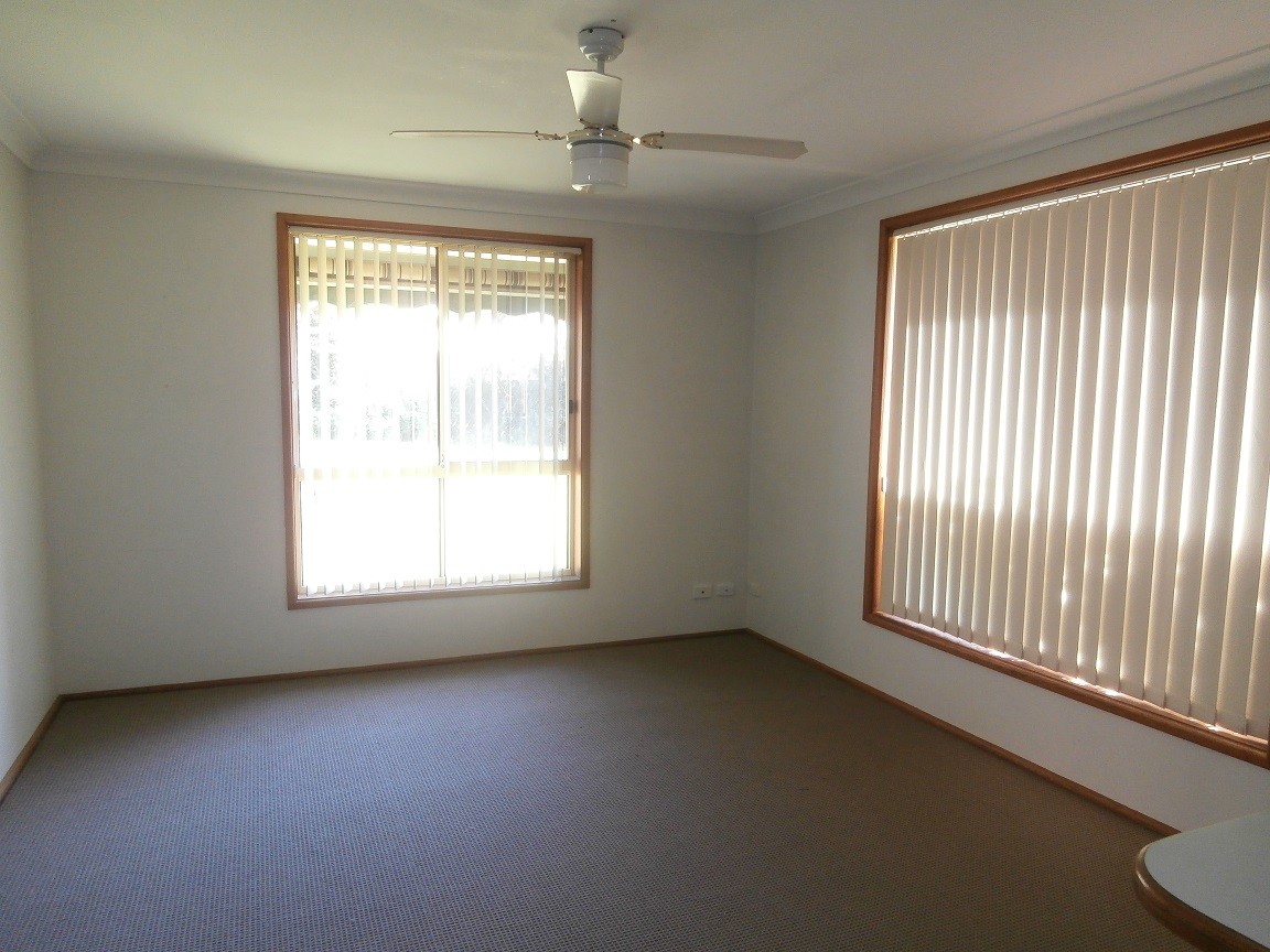 42 Ferntree Drive, Bomaderry, NSW 2541