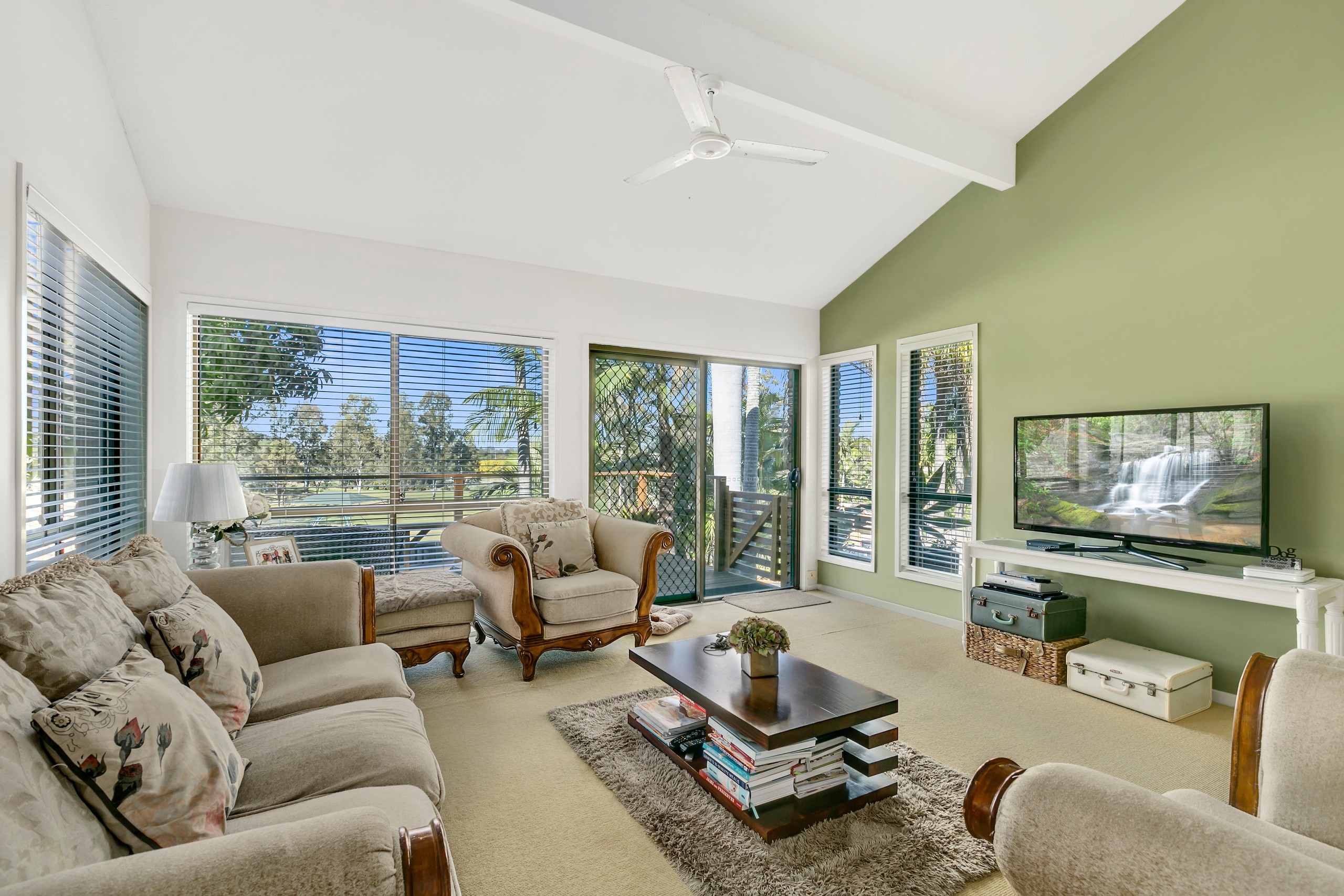 21 Watford Cresent, Molendinar, QLD 4214