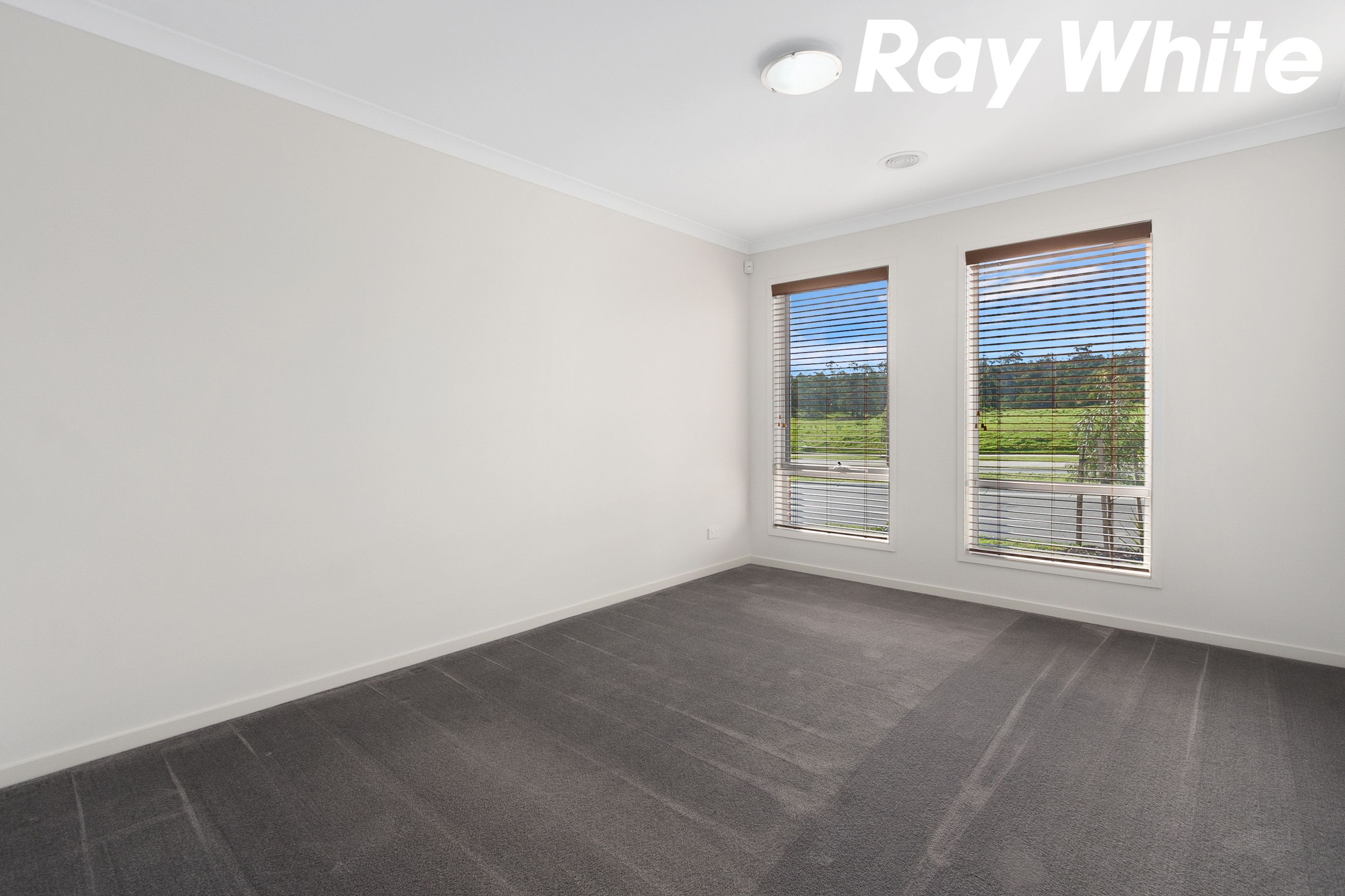 9 Kenneth Road, Pakenham, VIC 3810