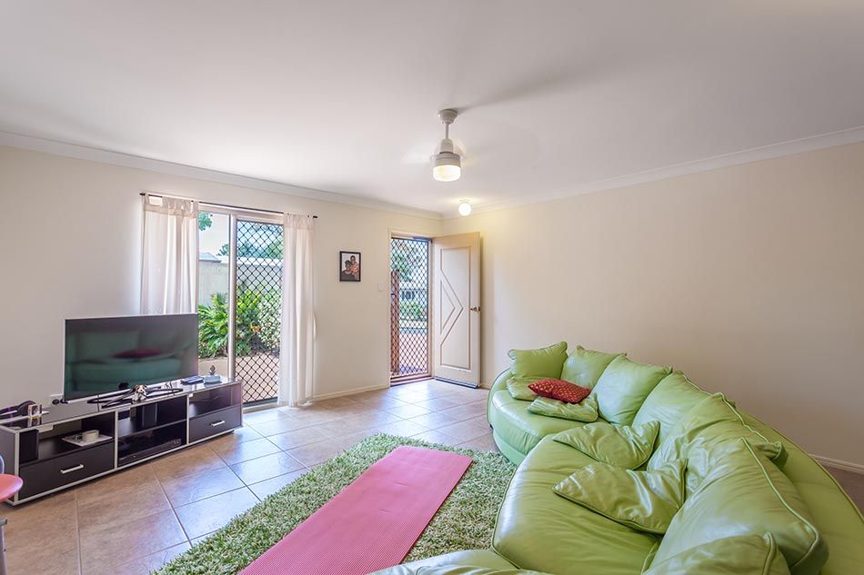 2/402 Alderley Street, Kearneys Spring, QLD 4350