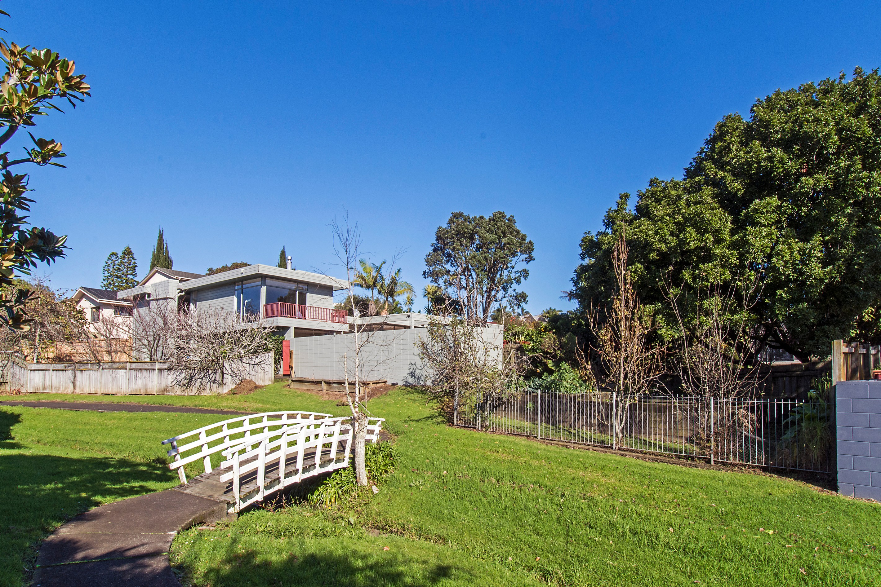 3 and 5 Poseidon Place, Half Moon Bay, Manukau City