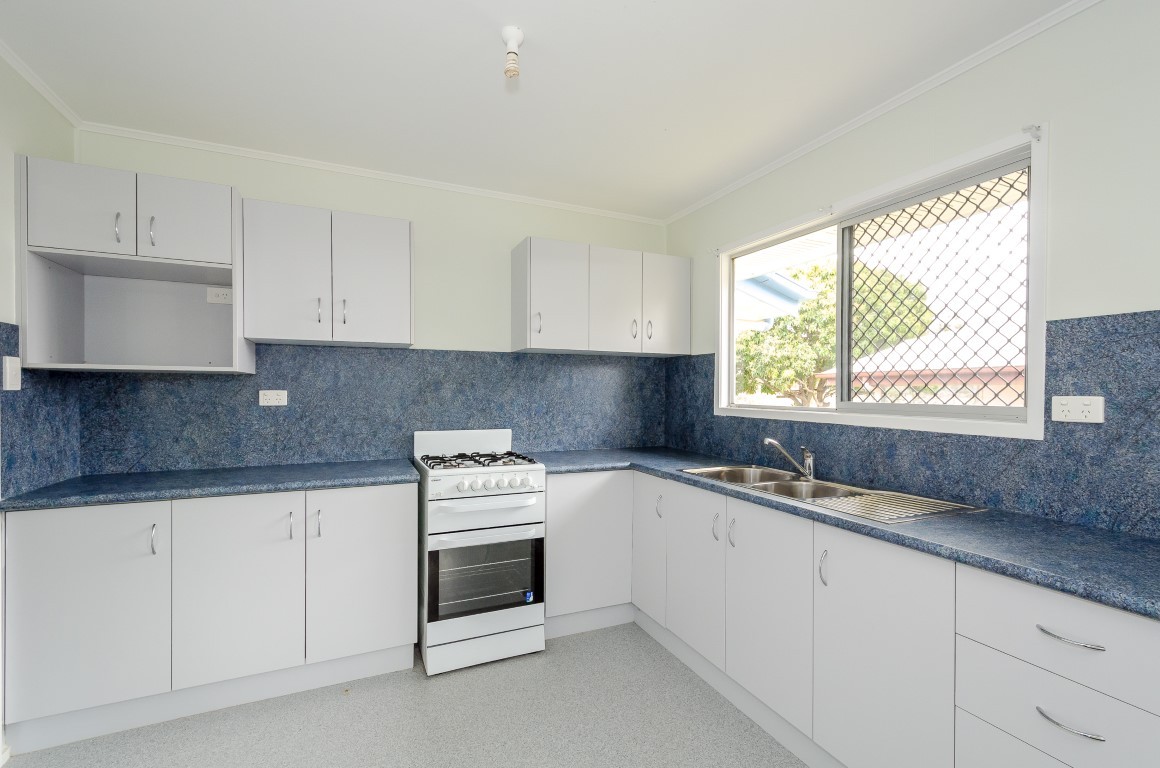 61 Squire Street, Toolooa, QLD 4680