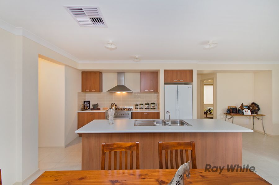 20 Finlay Avenue, Melton West, VIC 3337