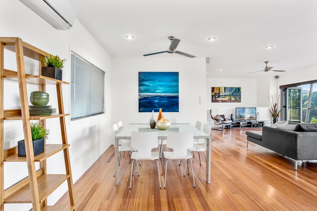 154 K P McGrath Drive, Elanora QLD 4221